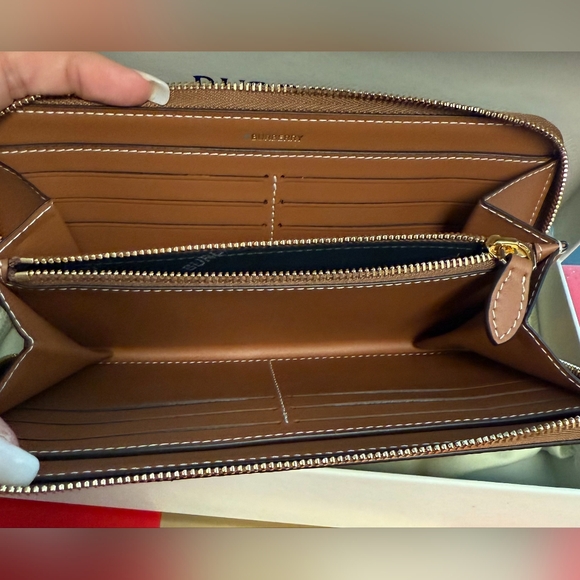 Burberry check zip wallet - Picture 5 of 9